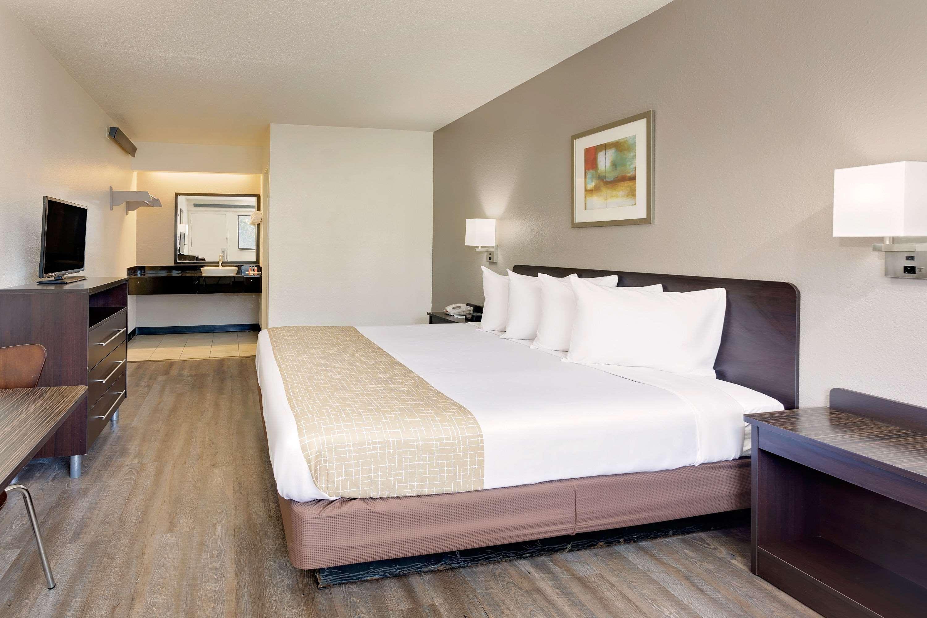 Travelodge By Wyndham 2*